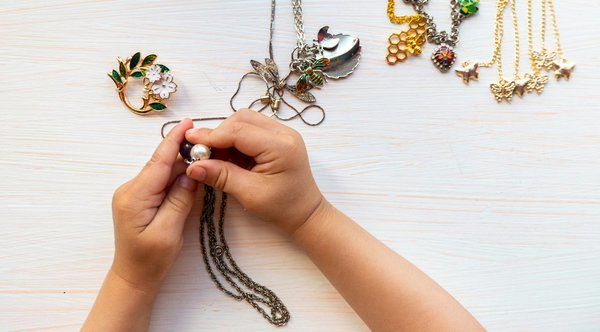 Découvrez notre collection de bijoux tendance et abordables